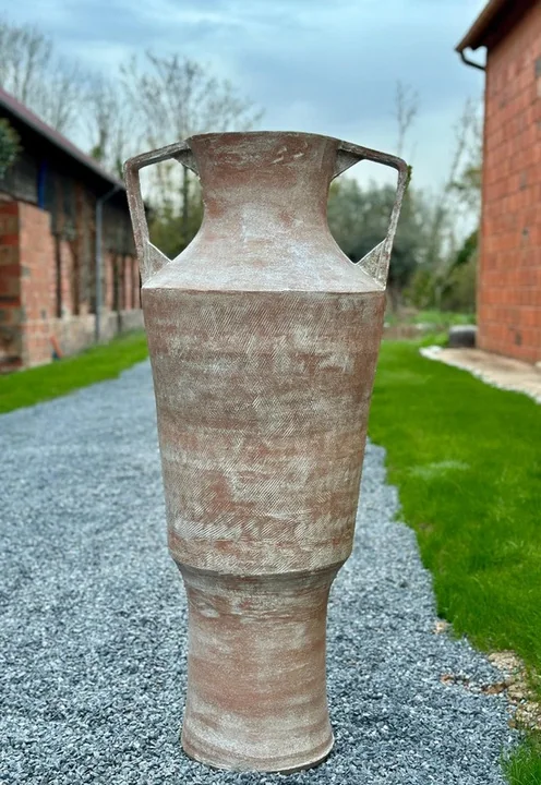 Slender AMPHORA I with two handles